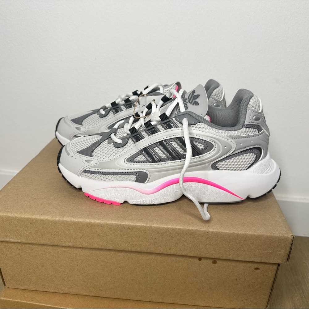 OZMILLEN J 'GREY WHITE PINK'  US 7/ 40